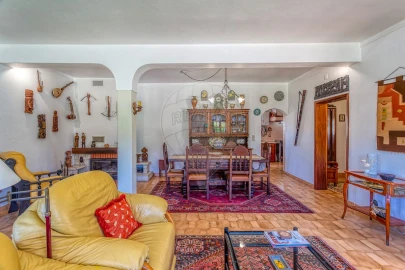 Moradia T4 para Venda em Sesimbra (Castelo)