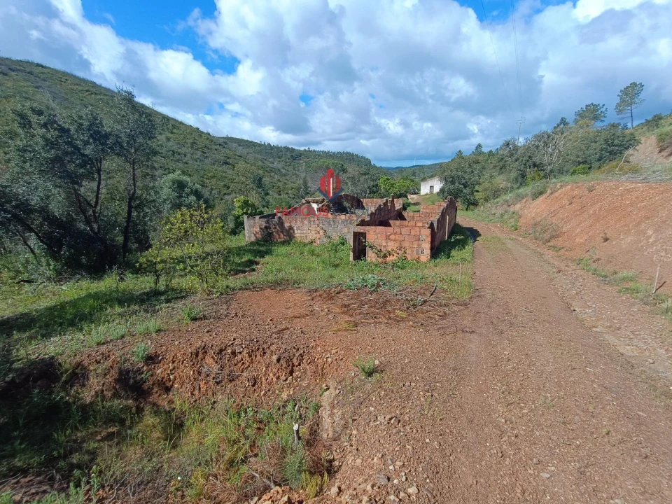 Moradia T3 para Venda em Marmelete Foto 1