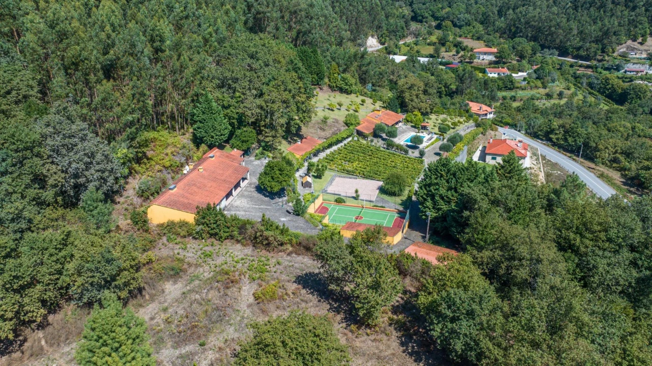 Moradia T6 para Venda em Ribeira do Neiva Foto 48