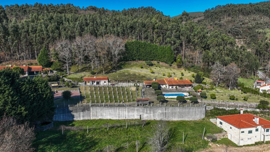 Moradia T6 para Venda em Ribeira do Neiva Foto 8