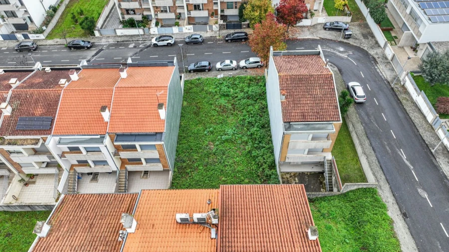 Moradia T3 para Venda em Braga (Maximinos, Sé e Cividade) Foto 16