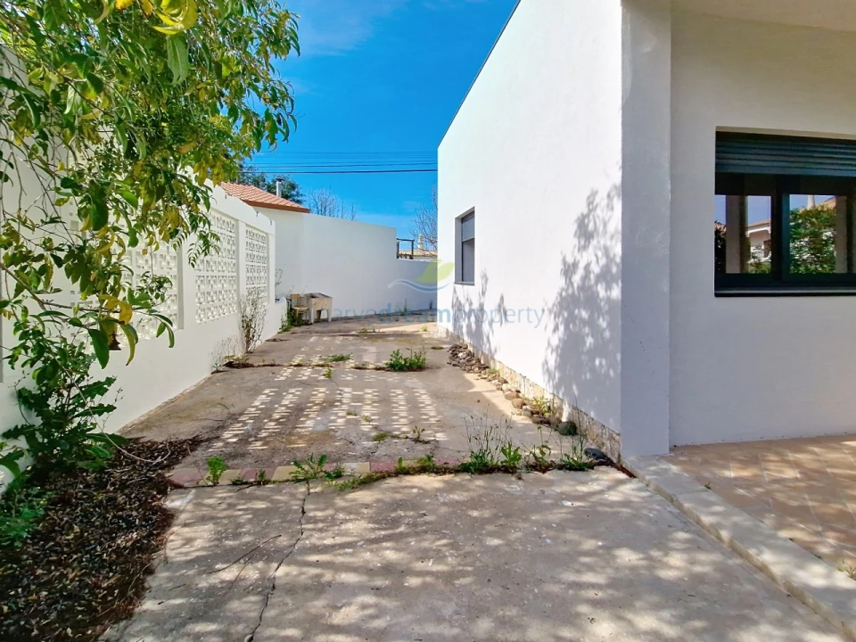 Moradia T3 para Venda em Loule (São Sebastião) Foto 26