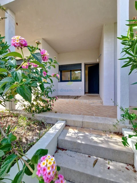 Moradia T3 para Venda em Loule (São Sebastião)