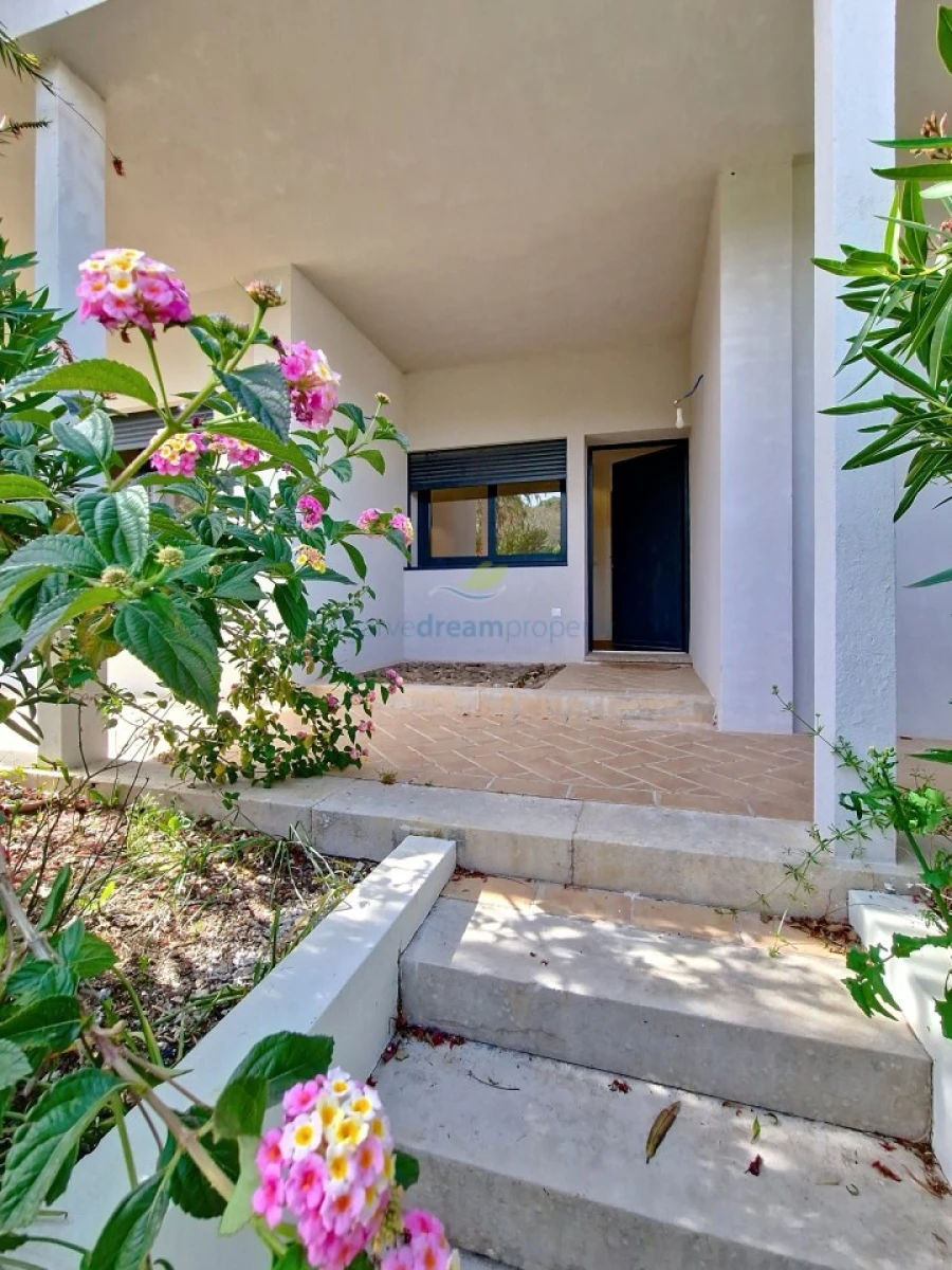 Moradia T3 para Venda em Loule (São Sebastião) Foto 25