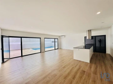 Moradia T3 para Venda em Fernao Ferro