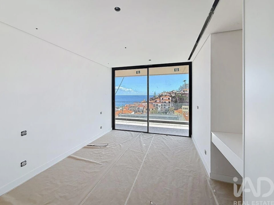 Apartamento T2 para Venda em Camara de Lobos Foto 12