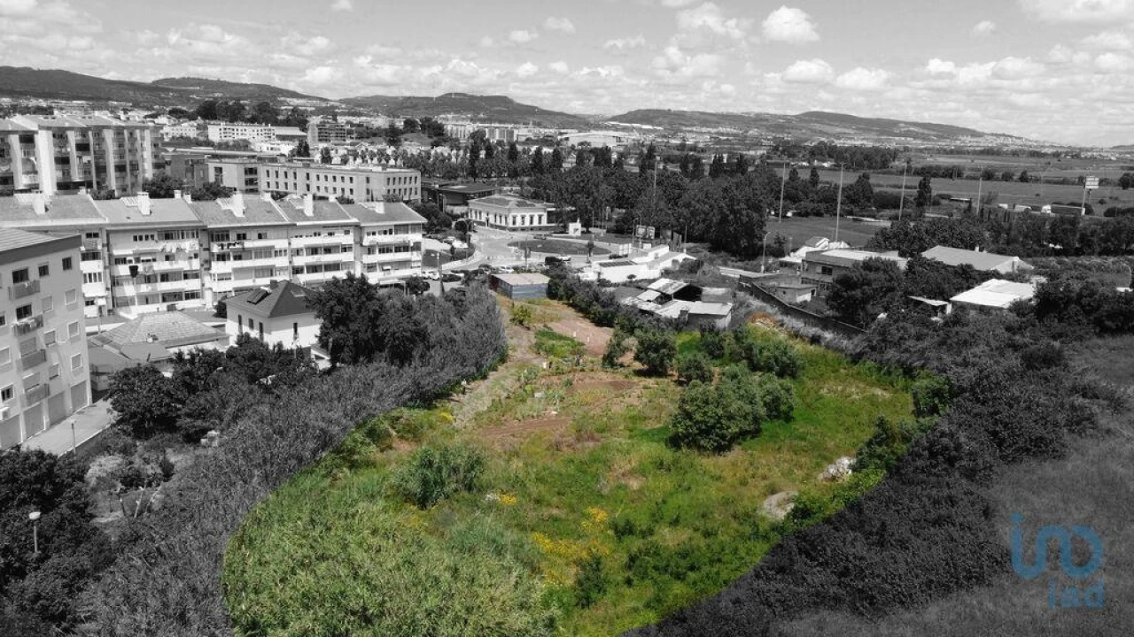 Terreno para Venda em Loures Foto 1