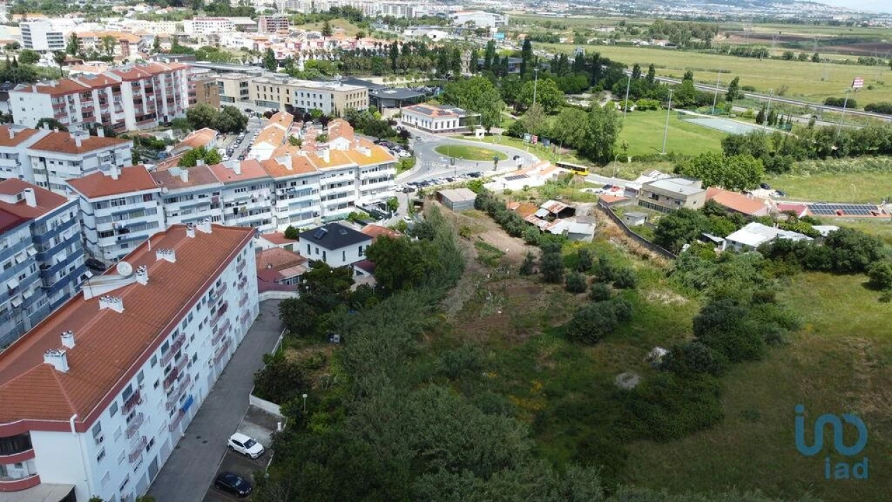 Terreno para Venda em Loures Foto 10