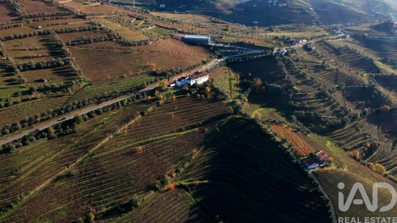 Moradia T15 para Venda em Cambres Foto 24