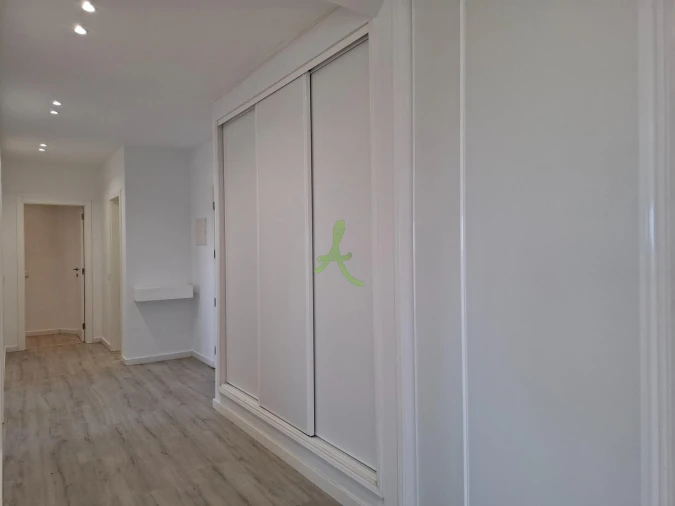 Apartamento T3 para Venda em Portimão Foto 4