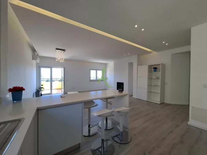 Apartamento T3 para Venda em Portimão Foto 9