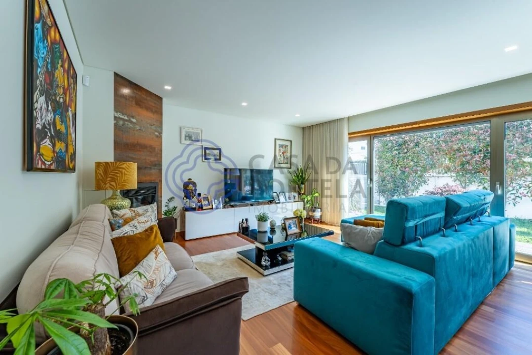 Moradia T4 para Venda em Retorta e Tougues Foto 5