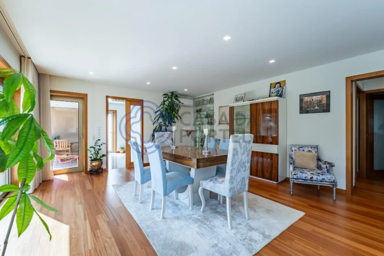 Moradia T4 para Venda em Retorta e Tougues Foto 8