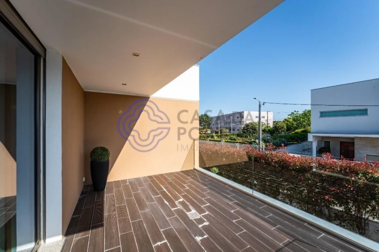 Moradia T4 para Venda em Retorta e Tougues Foto 20