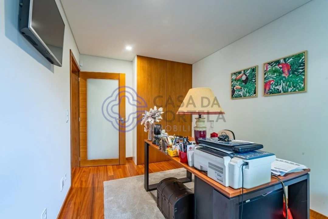 Moradia T4 para Venda em Retorta e Tougues Foto 13