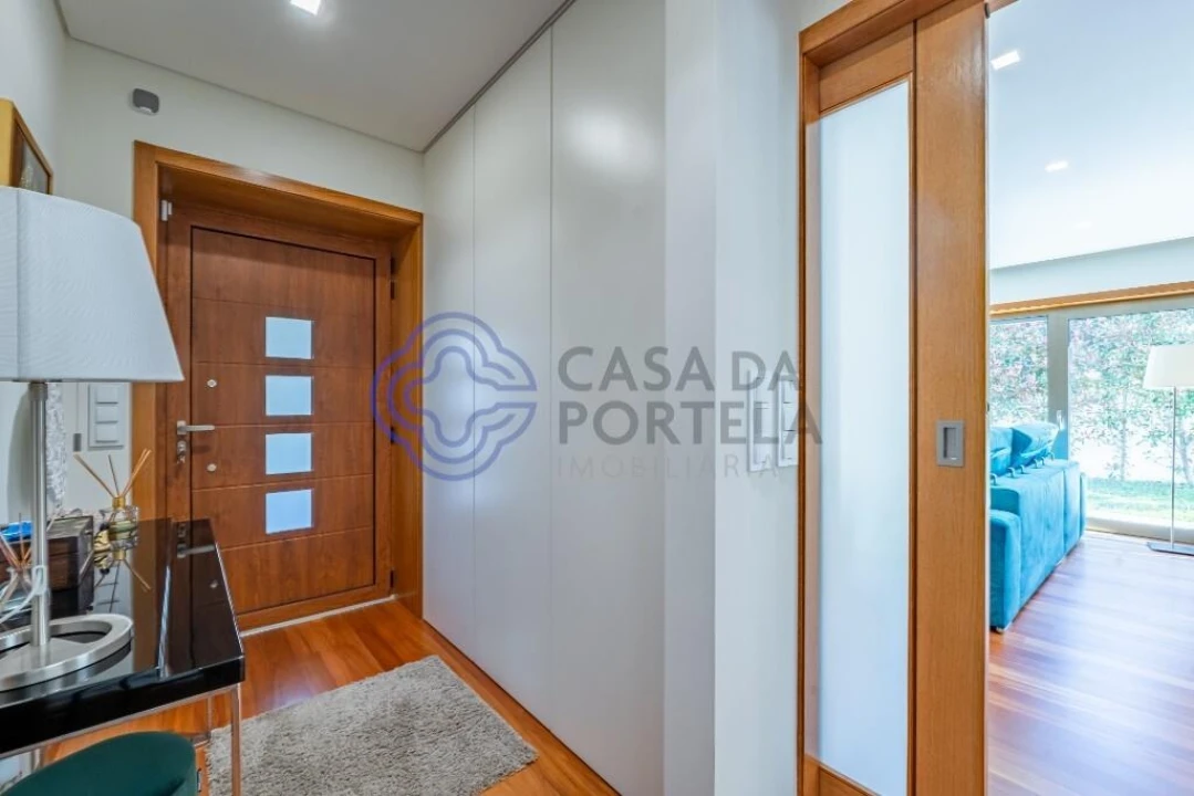 Moradia T4 para Venda em Retorta e Tougues Foto 4