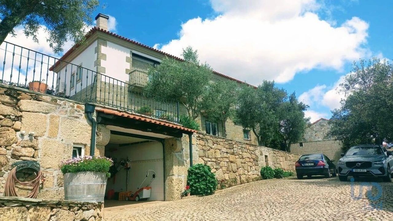 Moradia T3 para Venda em São Lourenço de Ribapinhão Foto 1