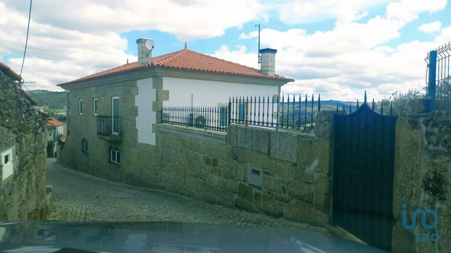 Moradia T3 para Venda em São Lourenço de Ribapinhão Foto 2