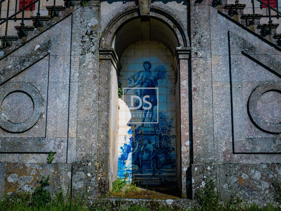 Moradia T10 para Venda em Tarouquela Foto 9