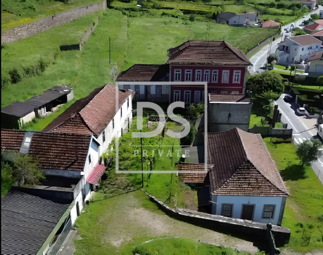 Moradia T10 para Venda em Tarouquela Foto 17