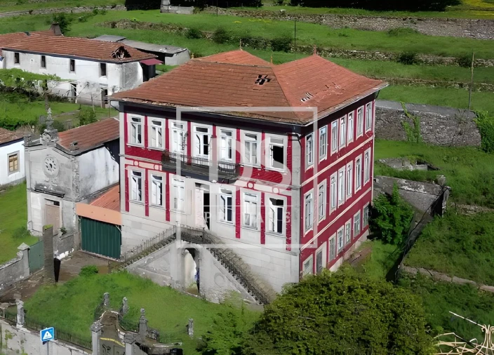 Moradia T10 para Venda em Tarouquela Foto 2