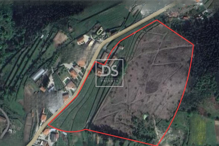 Moradia T10 para Venda em Tarouquela Foto 19