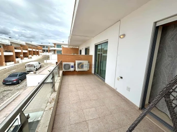 Moradia T2 para Venda em Albufeira e Olhos de Água