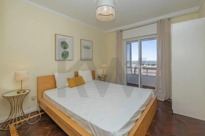 Apartamento T5 para Venda em Faro (Sé e São Pedro)