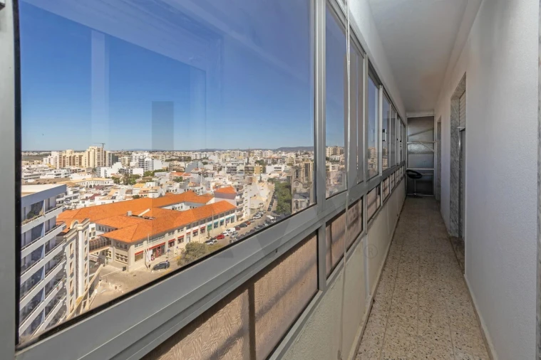 Apartamento T5 para Venda em Faro (Sé e São Pedro) Foto 3