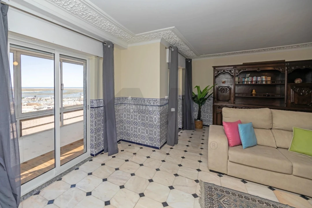 Apartamento T5 para Venda em Faro (Sé e São Pedro) Foto 9