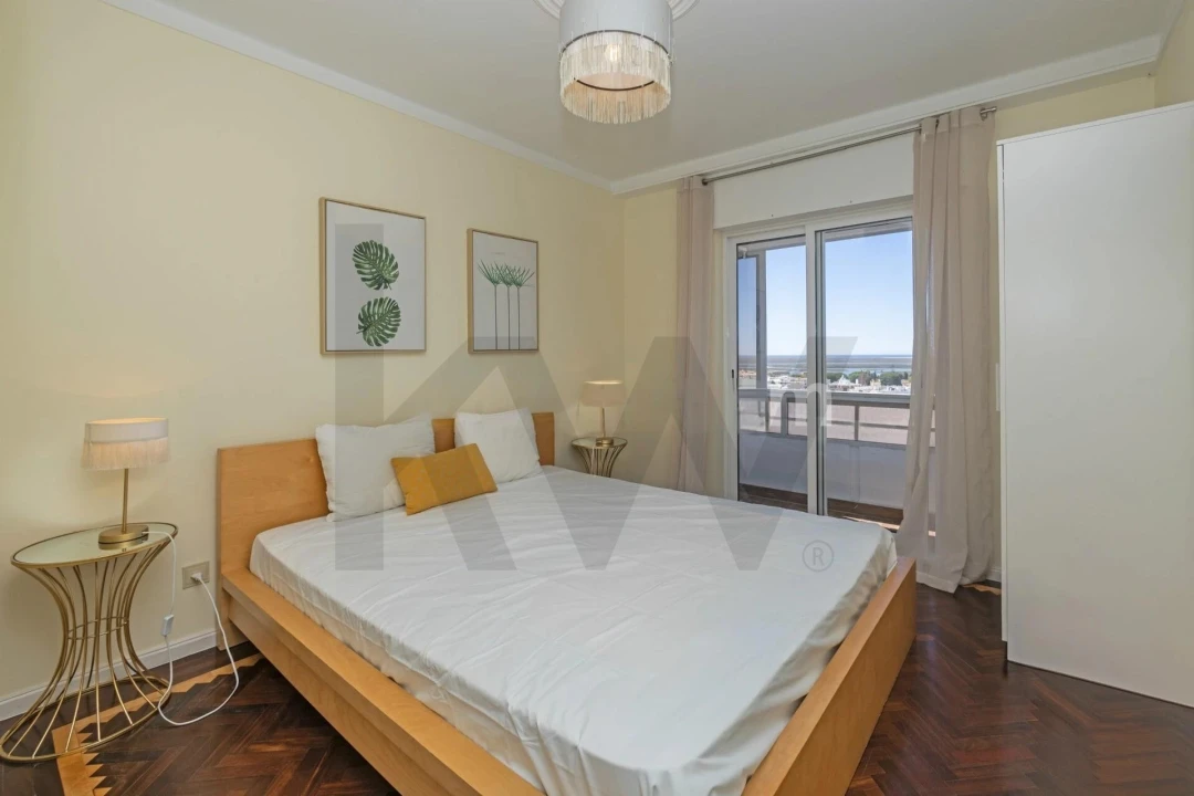 Apartamento T5 para Venda em Faro (Sé e São Pedro) Foto 17