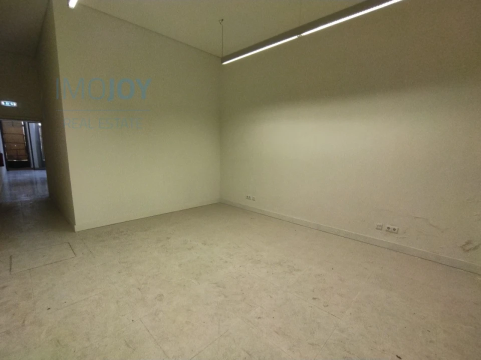 Prédio para Arrendamento em Cedofeita, Santo Ildefonso, Sé, Miragaia, São Nicolau e Vitória Foto 10