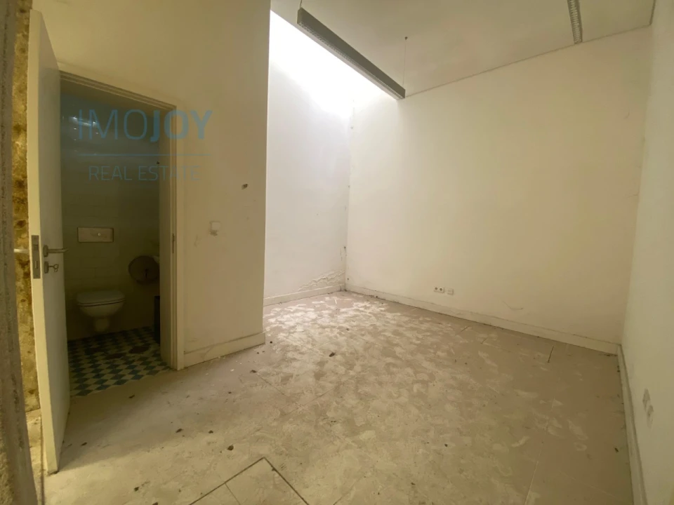 Prédio para Arrendamento em Cedofeita, Santo Ildefonso, Sé, Miragaia, São Nicolau e Vitória Foto 12