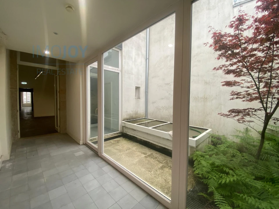 Prédio para Arrendamento em Cedofeita, Santo Ildefonso, Sé, Miragaia, São Nicolau e Vitória Foto 15