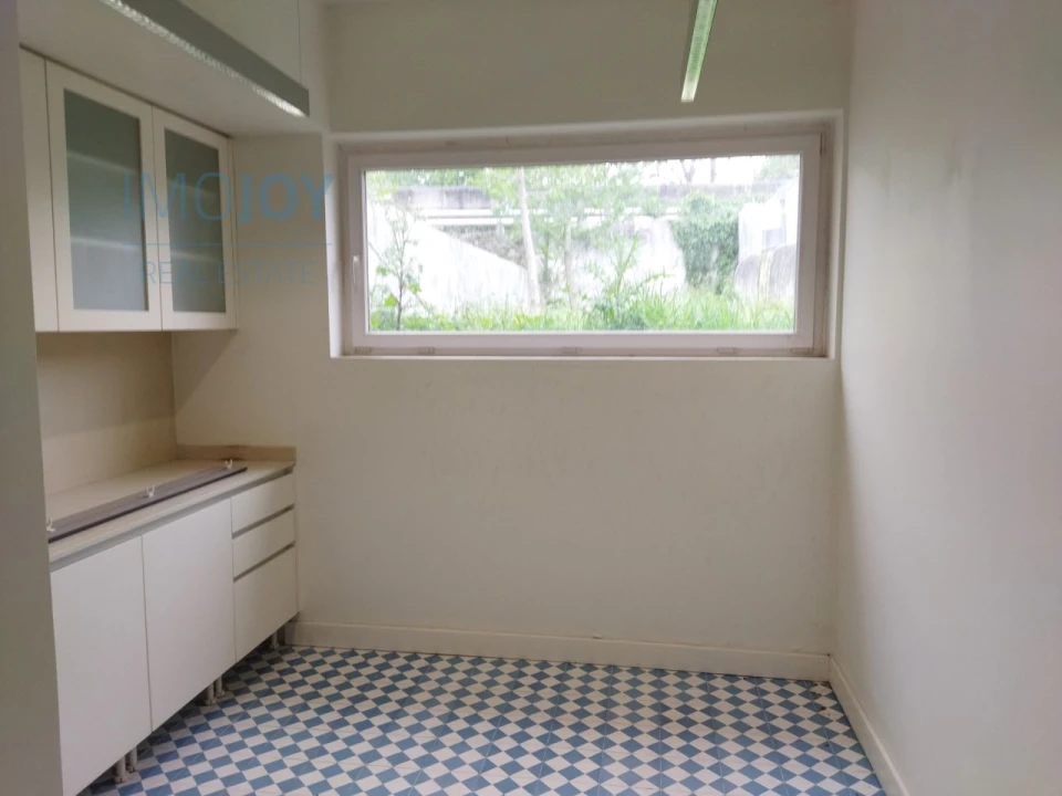 Prédio para Arrendamento em Cedofeita, Santo Ildefonso, Sé, Miragaia, São Nicolau e Vitória Foto 17