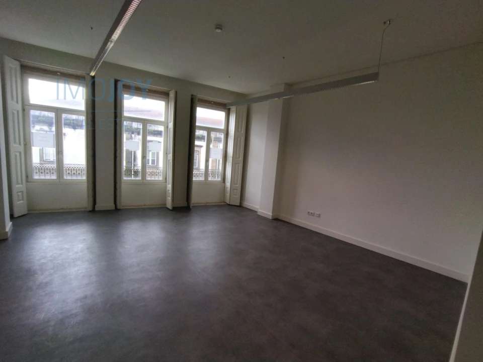 Prédio para Arrendamento em Cedofeita, Santo Ildefonso, Sé, Miragaia, São Nicolau e Vitória Foto 25