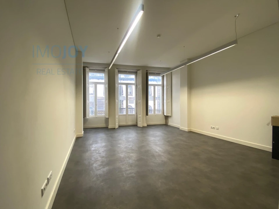 Prédio para Arrendamento em Cedofeita, Santo Ildefonso, Sé, Miragaia, São Nicolau e Vitória Foto 27