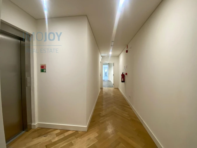 Prédio para Arrendamento em Cedofeita, Santo Ildefonso, Sé, Miragaia, São Nicolau e Vitória Foto 23