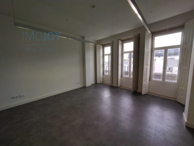 Prédio para Arrendamento em Cedofeita, Santo Ildefonso, Sé, Miragaia, São Nicolau e Vitória Foto 24