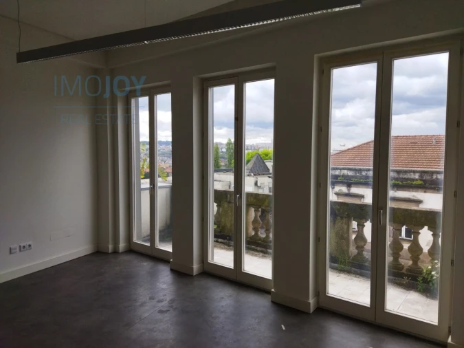 Prédio para Arrendamento em Cedofeita, Santo Ildefonso, Sé, Miragaia, São Nicolau e Vitória Foto 30