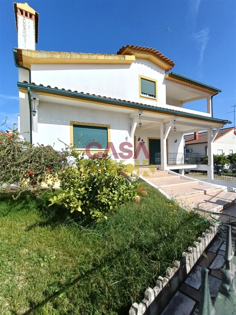 Moradia T4 para Venda em Montalvo