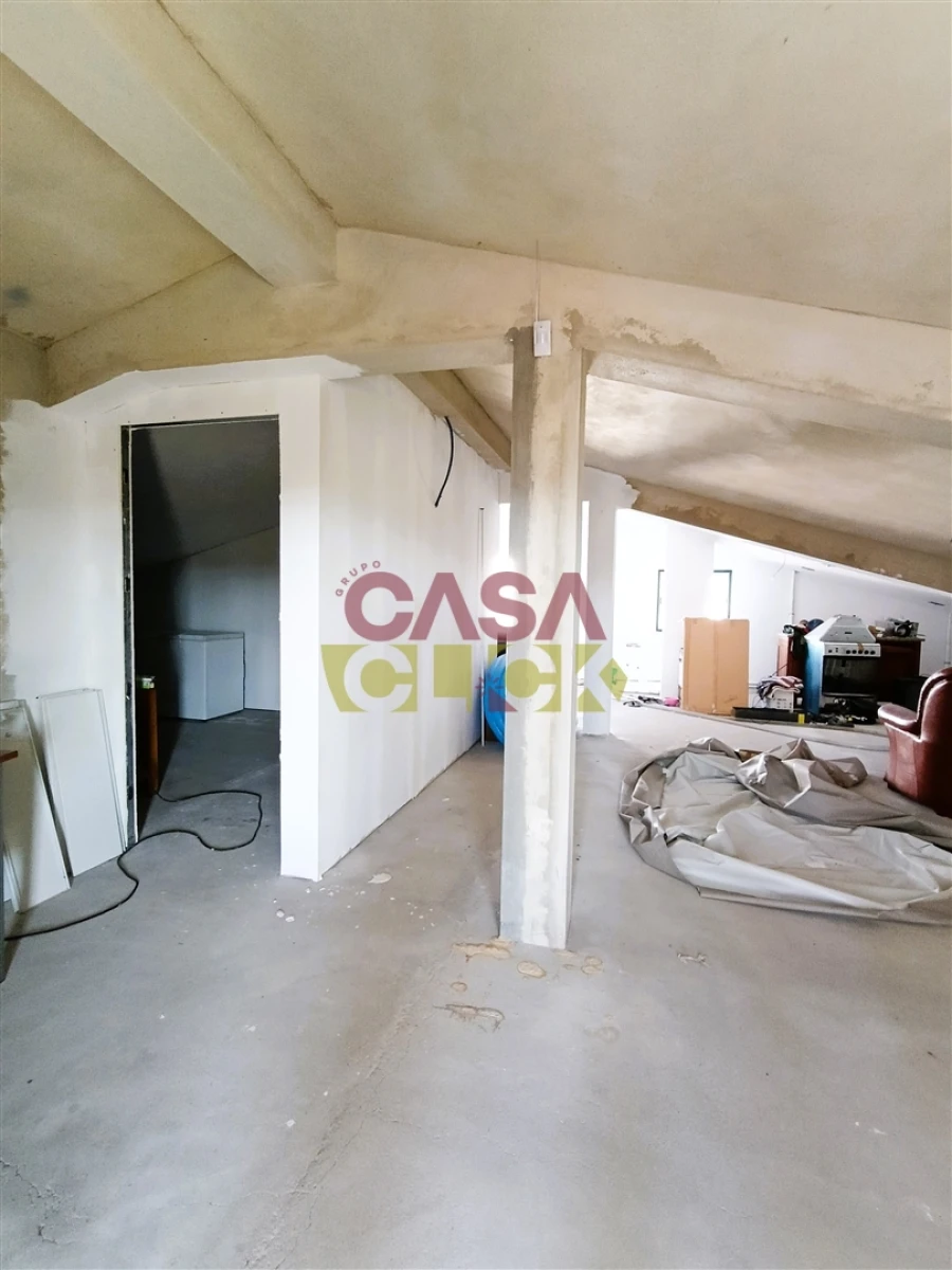 Moradia T4 para Venda em Montalvo Foto 33