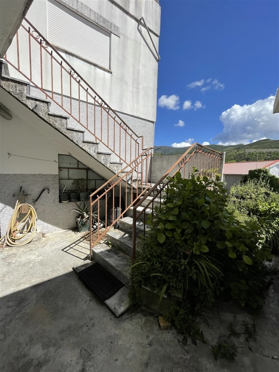 Moradia T4 para Venda em Gouveia (São Pedro e São Julião) Foto 25