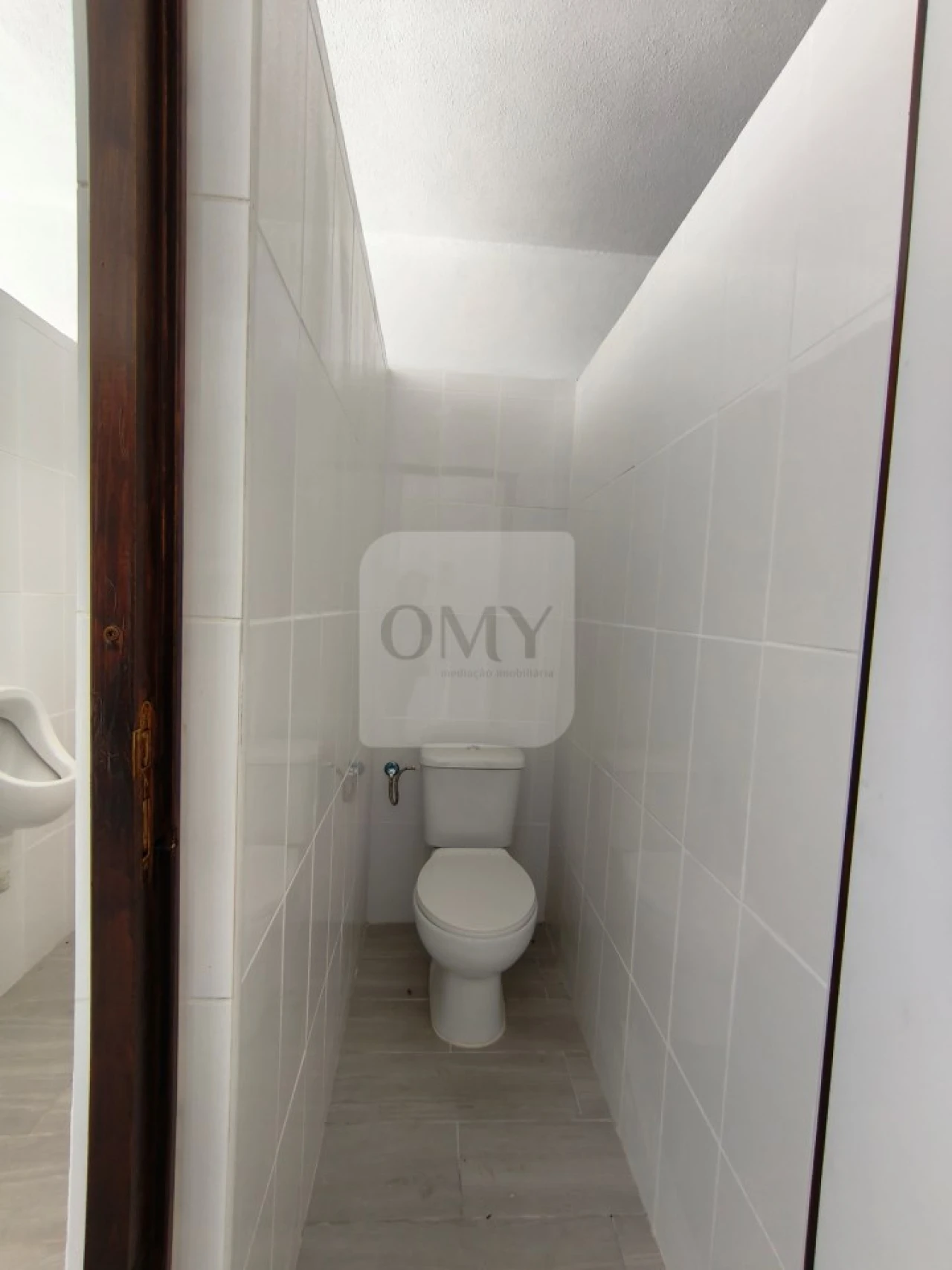 Armazém para Arrendamento em Constantim e Vale de Nogueiras Foto 8