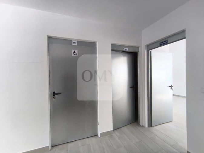 Armazém para Arrendamento em Constantim e Vale de Nogueiras Foto 6