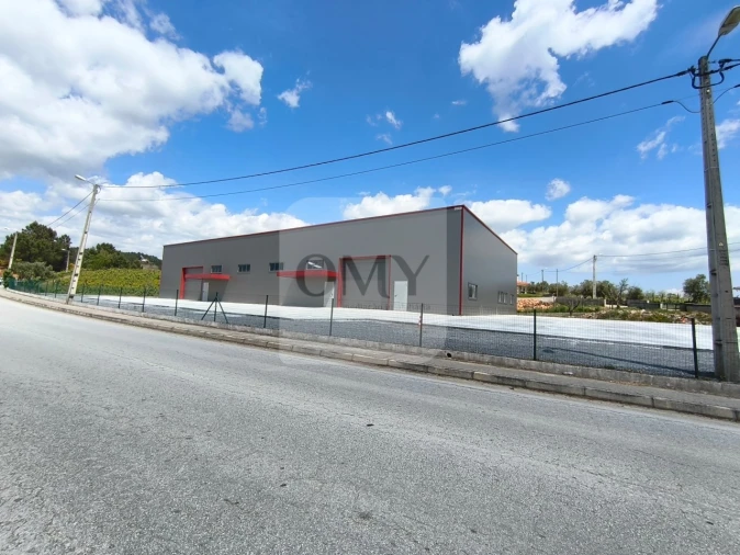 Armazém para Arrendamento em Constantim e Vale de Nogueiras Foto 12