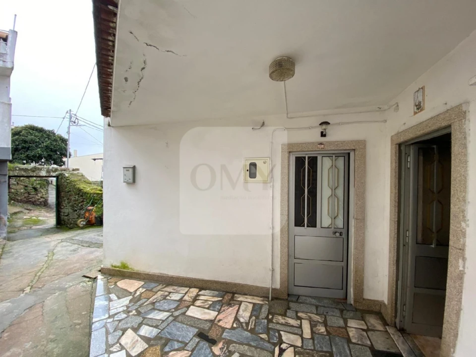 Moradia T2 para Venda em Sanfins do Douro Foto 4