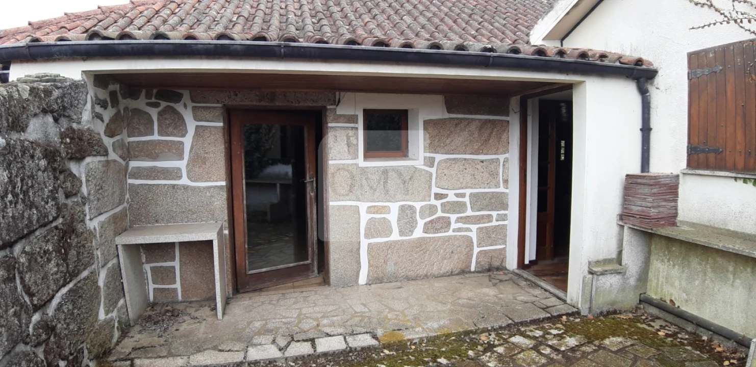 Moradia T5 para Venda em Telões Foto 1