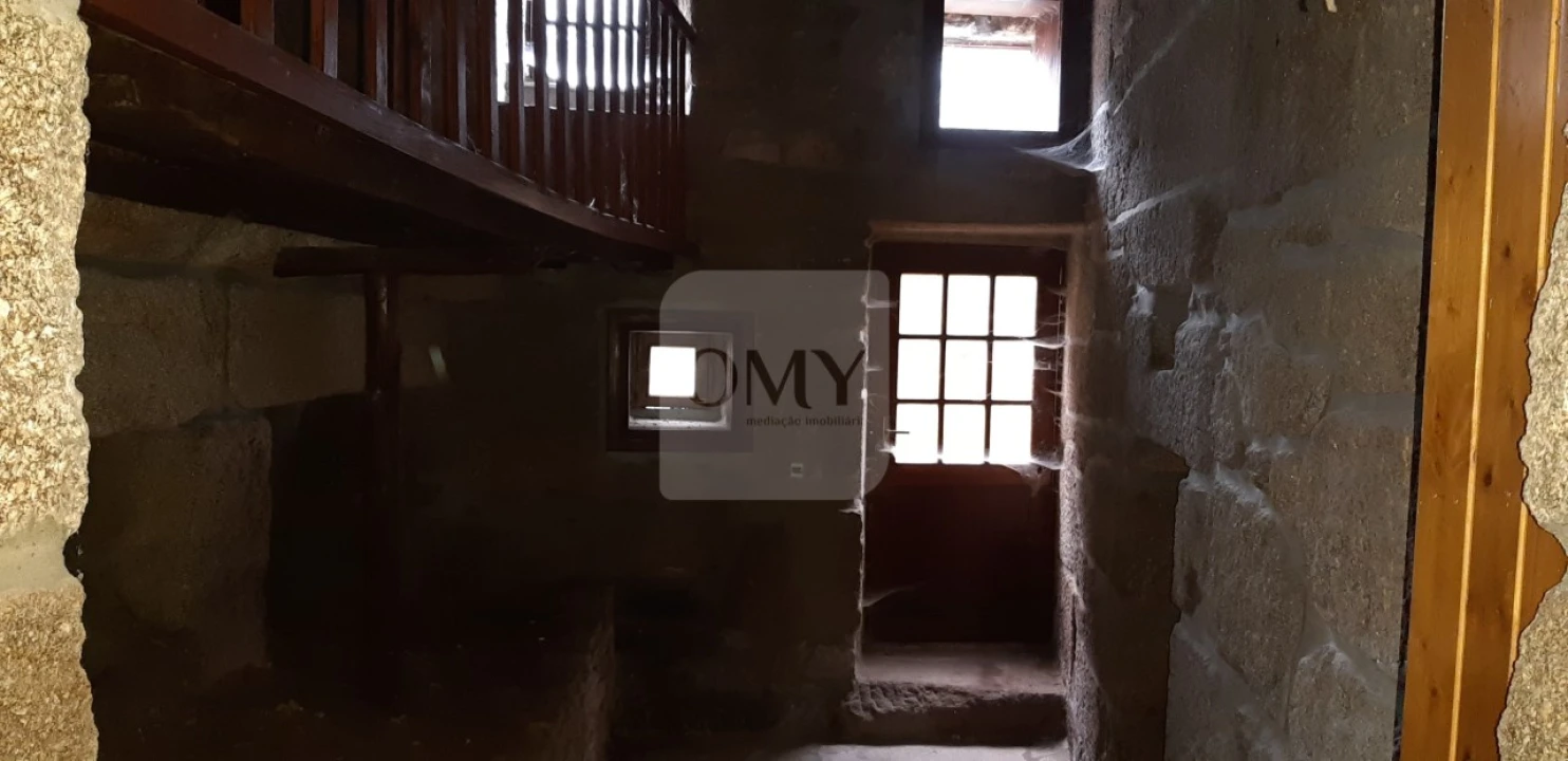 Moradia T5 para Venda em Telões Foto 9