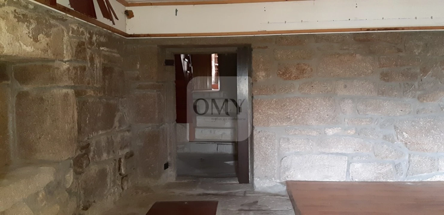 Moradia T5 para Venda em Telões Foto 12